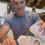 Ed Stafford Instagram - Quick little quarantine before I start working. Had to leave the family in Costa Rica to fend for themselves 😰. Obviously from the video I’m struggling without you @laurabingham93 🤣 #muppet #clueless #travelling