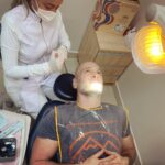 Ed Stafford Instagram - Welcome to Brazil. Have some injections in your mouth 🤣. Just a little pre-race admin at the Manaus dentist to sort out my “dry socket” (google it 🤦🏻‍♂️) and into the jungle we go… 🇧🇷 Bem vindo ao Brasil. Tome algumas injeções na boca 🤣. Basta um pequeno administrador pré-corrida no dentista de Manaus para resolver minha “tomada seca” (google it 🤦🏻‍♂️) e vamos para a selva… 🇹🇷 Brezilya'ya hoşgeldin. Ağzınıza biraz enjeksiyon yapın 🤣. Sadece küçük bir yarış öncesi admin. Manaus dişçide “kuru soketimi” çözmek için (google it 🤦🏻‍♂️). Ormana gidiyoruz 🌳🌳🌳 #brasil #brazil #manaus #drysocket #dentist #amazonjungle Manaus, Brazil