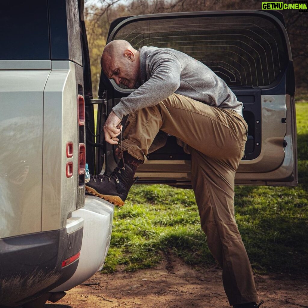 Ed Stafford Instagram - All good things come to an end. The landy goes back next week. I got “the awkward call” a few weeks ago that I would no longer be ambassador for the brand and I have to admit it stung a bit. Very tempting to hide it and pretend that nothing negative happens in our life but that’s just bollocks isn’t it? Anyhow I’m bloody lucky and proud to have been an @landrover ambassador for 11 years of my life. It’s a legendary brand and I’m in the process of getting my old Defender (that I actually paid for!) back on the road after it was nicked and savaged (I kinda have to now don’t I?🤣). Always look on the bright side… One door closes… 😊 #defender #flowoflife #acceptance Scafell pike - Highest point in England