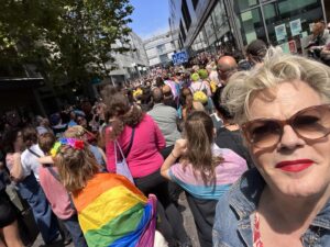 Eddie Izzard Instagram - Happy #TransPride Brighton!
@transpridebrighton