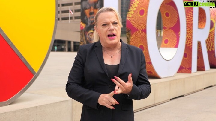Eddie Izzard Instagram - Good people of Toronto!  I’m brining my Wunderbar comedy tour to your fair city November 5-7.   Pre-sale tickets are available now with the pre-sale code: BEES  Go to eddieizzard.com for details (link in bio)