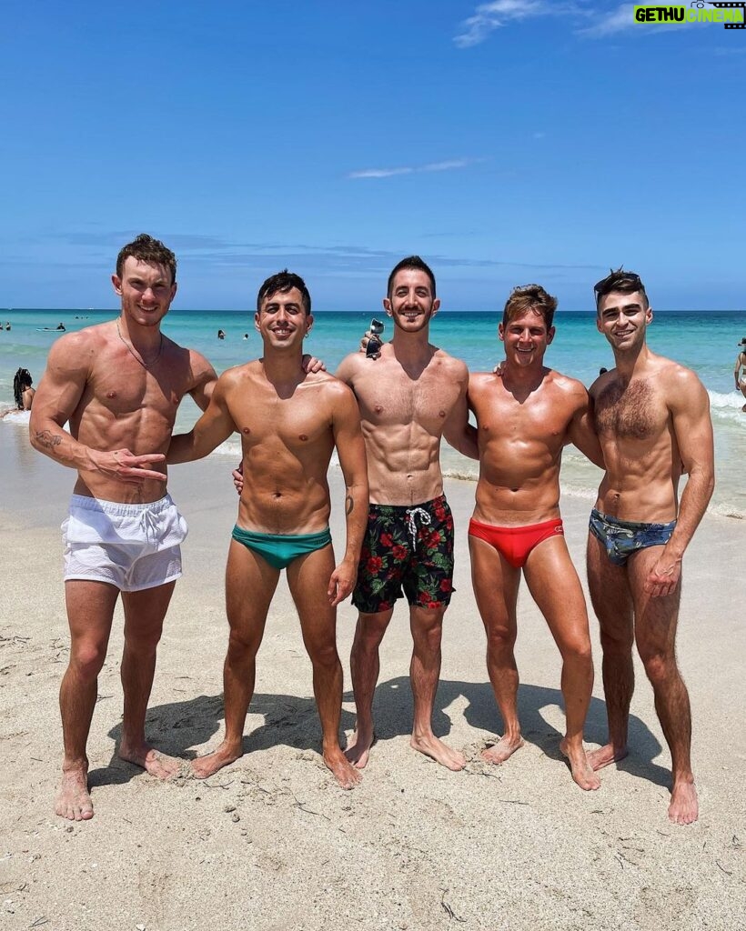 Eduardo Sanchez-Ubanell Instagram - amazing weekend back home with friends and family 🌴☀️🥳 Miami, Florida