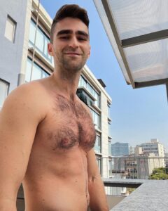 Eduardo Sanchez-Ubanell Instagram - Beautiful day for a rooftop workout ☀️🏋️‍♀️ Polanco, Mexico City