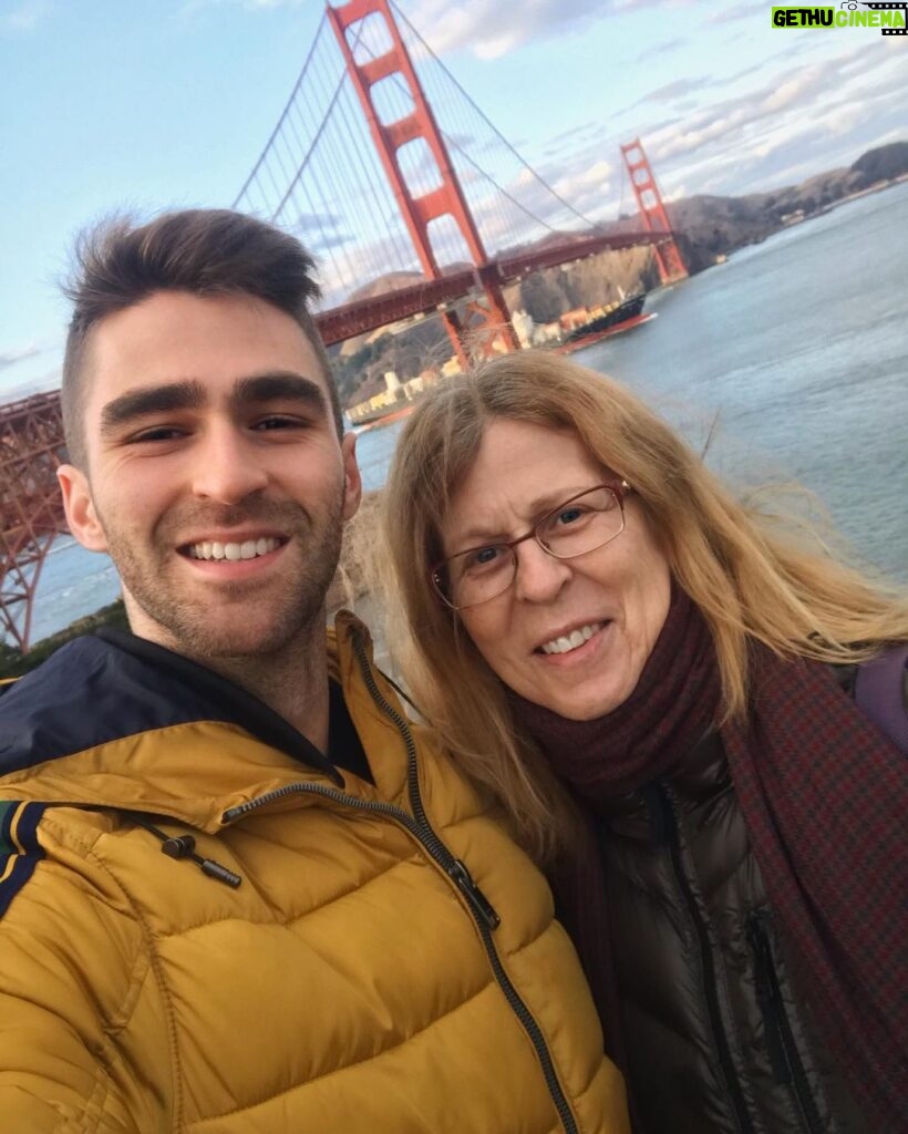 Eduardo Sanchez-Ubanell Instagram - Feliz Día de la Madre a esta increíble mujer que siempre me ha amado, inspirado y que nunca se queda sin nuevos dichos ingeniosos en español para darme una lección ❤️🙏❤️🙏❤️ Happy Mother's Day