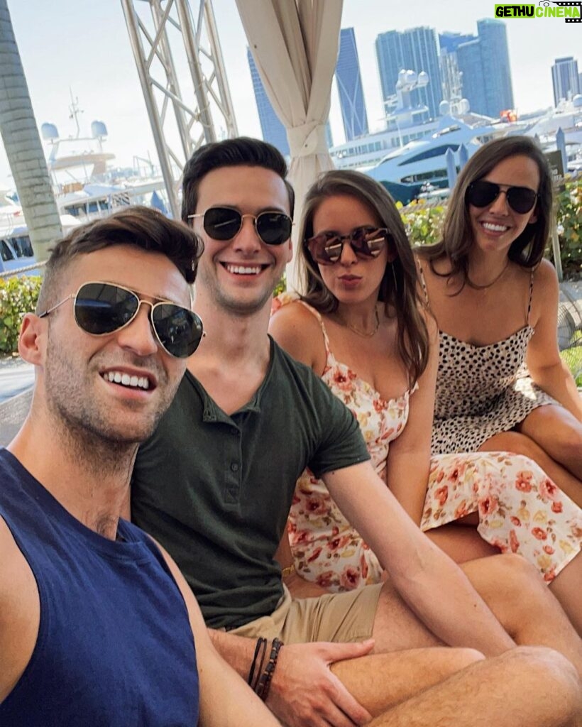 Eduardo Sanchez-Ubanell Instagram - amazing weekend back home with friends and family 🌴☀️🥳 Miami, Florida