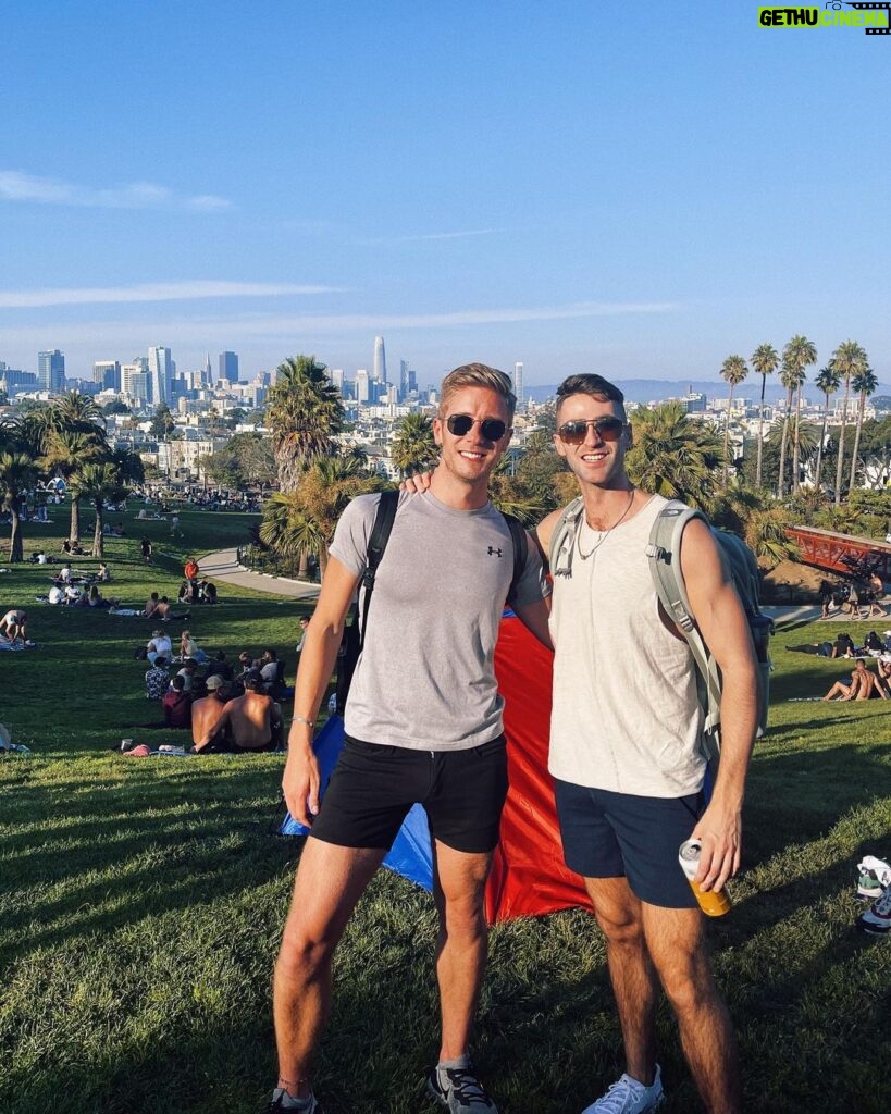 Eduardo Sanchez-Ubanell Instagram - san francisco where’s your disco 🕺🏻 Mission Dolores Park