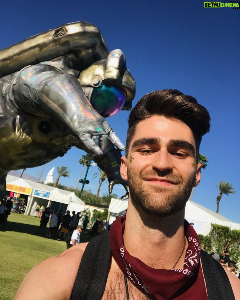 Eduardo Sanchez-Ubanell Instagram - #tbt Coachella 2019...bummed we won’t be celebrating this weekend as planned but looking forward to the next return to the desert 🥳🌵🌸 🎡