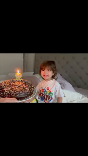 Ektor Rivera Instagram - Nuestra bendición cumplió años ayer. Eres luz en nuestras vidas. Te amamos hija mía. Dios siga bendiciones tu caminar en esta vida, y a nosotros nos de la salud y sabiduría para guiarte. 🎂🙏🏼