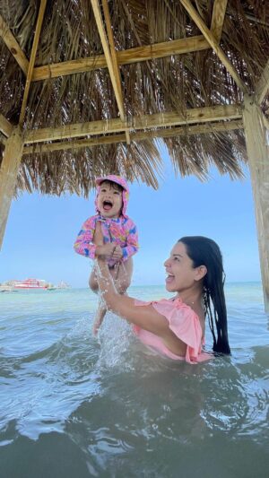 Ektor Rivera Instagram - Podemos estar 100 años en el extranjero y Puerto Rico SIEMPRE será nuestro hogar.🇵🇷 Queremos regresar.❤️