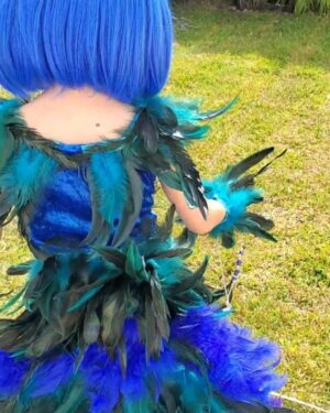 Elisabetta Fantone Instagram - She deserves her own post! During last year's Halloween after being Wednesday from the Addams Family my daughter @abbielondon.co decided she wanted to be a peacock for this year's Halloween. I absolutely love this little girl's mind and originality. She always wants to be different. She committed to the idea all year. So like every year, I decided to make her a unique costume. I promised her that I would turn her into the most beautiful peacock. I created and sewed every piece from head to toe by hand and made the tail so she could lift it. She played the part all night like a true showgirl. She won best costume at our neighborhood's costume contest and that made her night! 🎃

Hope you all had an amazing #Halloween

#HalloweenCostume #Peacock #PeacockCostume #HappyHalloween #peacockfeathers #feathers