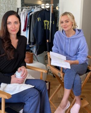Elisabetta Fantone Instagram - So excited to be reunited with the beautiful and talented @helena_mattsson on the set of #PaperEmpire 

#onset #filming #tvseries