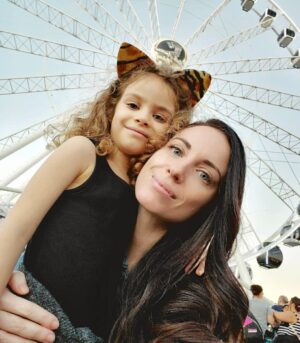 Elisabetta Fantone Instagram - What an epic weekend with family and friends filled with so much laughter and fun! Thank you @miamiyouthfair You brought back so many childhood memories. Can't wait 'till next time! 
Scroll to see how much fun this place was!
-
@urbanwit 
-

#Miami #Fair #MiamiYouthFair #oldschool #arcardes #rides #amusementpark #christmastime #holidays #miamievents