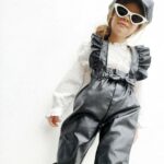 Elisabetta Fantone Instagram - No ordinary child. 🤍🖤 @abbielondon.co . . . . . . . . #fashionworld #fashionblogger #kidootd #fashionstyle #oneofakind #plaid #plaidfashion #london #littlemodel #kidmodel #fashioneditorial #5yearold
