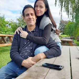 Elisabetta Fantone Instagram - 🍎 picking while in Montreal with the family! Since in Miami it's pretty much summer all year long and we don't get to experiance all the seasons (not complaining 😉🌞) it was nice to have my daughter get a little taste of what fall is like (I know summer is not technically over but...you know)
Brought back some childhood memories too! Hope you all enjoyed your summer! 
🇨🇦

#autumnvibes #applepicking #montreal #canada