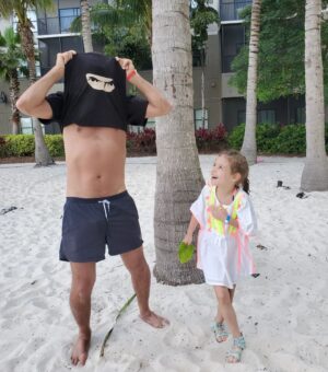 Elisabetta Fantone Instagram - You are the best thing that has ever happened to us. You are the pillar of our family. To say we love you will never be enough to describe how much you mean to us. You are the best father I could've dreamed for our children to have. You set the example of what a strong, respectful, determined, compassionate and dedicated man should be. You are a moral force and I thank you for everything that you are. ❤ #loveyouforever 
#happyfathersday 
@patco007

Cover photo by my beautiful and talented friend/photographer @luzelenasilva