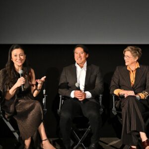 Elizabeth Chai Vasarhelyi Instagram - Grateful. The stars are out and there is nothing like celebrating Annette Bening and Jodie Foster’s @nyadmovie performances with them in person alongside the OG Diana Nyad and Bonnie Stoll. @jimmychin NYAD is streaming now on Netflix and it’s a worthwhile Thanksgiving family watch 🙏@hermes
