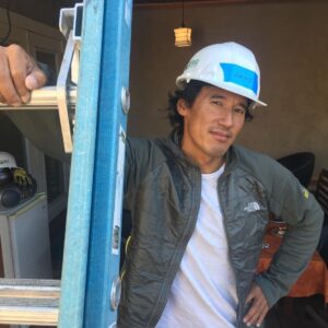 Elizabeth Chai Vasarhelyi Instagram - Here we go… happy Father’s Day to one hell of an / a: Easter egg dyer, cat ear sporting, child exhausting, gladiatorial, bear teasing, ice cream stealing, mug face making, mochi loving, construction working, unicorn onesie guitar playing hunk of a dad (partner!) @jimmychin we love you even when you strike a pose. ♥️♥️♥️♥️♥️