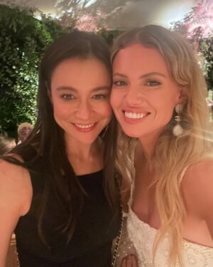 Elizabeth Chai Vasarhelyi Instagram - Thank you @chanelofficial #chaneleasthampton for an unexpected but much appreciated (and hot) date night with @jimmychin @carolyntangel makeup and hair @dani_levi_mua @lindsayblockstyle thank you @rebekahmccabe @mollie_ruprecht_acquavella @elk_elisa so loved seeing you all xxx
