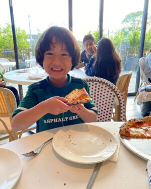 Elizabeth Chai Vasarhelyi Instagram - Welcome to the hood @robertaspizza #montauk Carlo is one of those friends whom I’ve known through many lifetimes it was amazing to fete the coolest or should I say hottest chef around - #carlomirarchi opening night in Montauk! (And intro him to @jimmychin and M&J) We enjoyed the clam pizza and more pizzas, squid, endive salad, The Uni (a la a buckwheat crepe) and of course the epic soft serve… the vibe is chill and fun but come for the food - it’s delicious. Congratulations Carlo.