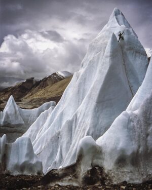 Elizabeth Chai Vasarhelyi Instagram - Friends I'm so excited to say that @jimmychin gorgeous photo book debut is in stores now. Long overdue I'm so proud of this work and the opportunity to hear some of the stories behind his most iconic images. It's 20 years of transcendent work that documents this life on the edge that Jimmy created for himself (before I came along with the kids and blew everything up) - there and back again: photographs from the edge. Link in bio!