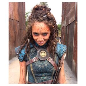 Ella-Rae Smith Instagram - 😈 nix’s satisfied look after gracefully killing all of those chau clippers OR just me not taking continuity shots seriously??? episode two of @intothebadlandsamc tonight!! 👀