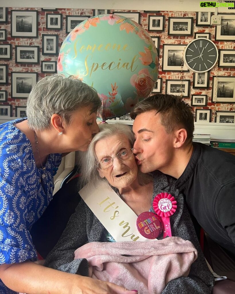 Ella Vaday Instagram - Memory Walk for @alzheimerssoc on Sunday was such an emotional day, me and my mum were in floods of tears hanging our tribute on the memory tree. And taking part in the 7k walk around Hylands Park in Chelmsford. Celebrating my nans 91st birthday on Saturday in the care home was so lovely, but it’s so sad to see her deteriorating at such a rapid rate, I hate this disease so much and the sooner we can find a cure the better. Sundays walk raised over 100k which goes to support tens of thousands of families across the uk, there’s still some memory walks happening across the uk so go and join in if you’re able or donate to @alzheimerssoc
