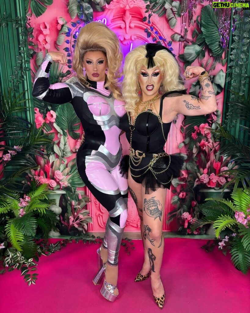 Ella Vaday Instagram - @rupaulsdragcon DAY 2 Had lots of lovely visitors, and of course the mothership! My mum had the best time meeting lots of fans, I swear she’ll have her own drag mums booth next year haha Also went and got a picture at the @breastcancernow booth , a cause very close to my heart