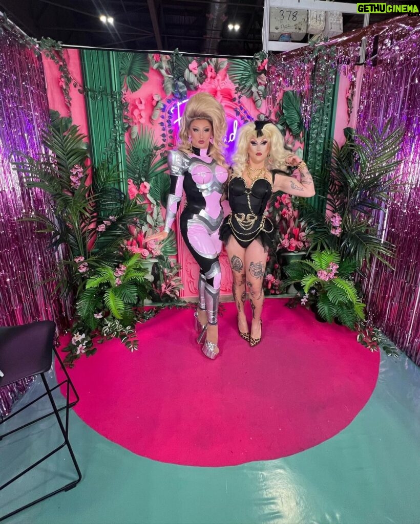 Ella Vaday Instagram - @rupaulsdragcon DAY 2 Had lots of lovely visitors, and of course the mothership! My mum had the best time meeting lots of fans, I swear she’ll have her own drag mums booth next year haha Also went and got a picture at the @breastcancernow booth , a cause very close to my heart