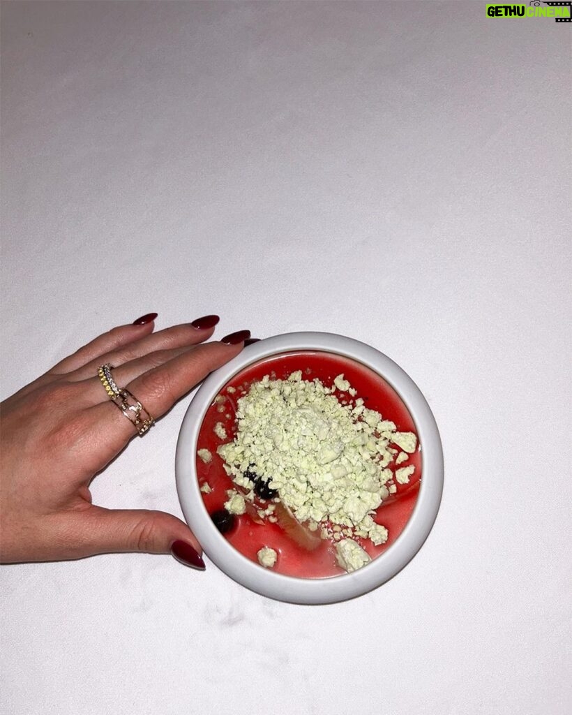 Ema Fajnorová Instagram - degustačna večera pozostávajúca z 11 chodov dňa 11.11