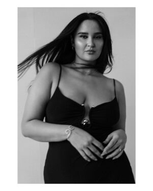 Ema Fajnorová Instagram - EMA v EMME

Už dnes vyšlo decembrové číslo najznámejšieho lifestylového časopisu na Slovensku @emma.magazine 
na ktorého titulke mám tú česť tróniť.

Téma tohto vydania je sebaláska. Presne tej sa venoval aj rozhovor so mnou ktorý spolu s kreatívnym foto editoriálom nájdete vo vnútri.

V Emme tento mesiac nájdeš mnoho ďalších inšpiratívnych rozhovor a rád. Tiež ma nájdeš v ďalšom módnom editoriály ktorý vznikol v spolupráci so @zalando 

Verím že sa vám bude toto číslo páčiť a že si kúsok svojej Emy zoberiete so sebou domov v podobe časopisu.

Team:
foto @adamtarana 
styling a produkcia @miroslavadanielova 
vlasy @nikolastichy 
make up @tomasvida.makeup 
šperky @gismondi1754_prague 
sefredaktor @evablahut 
rozhovor @janinka131
