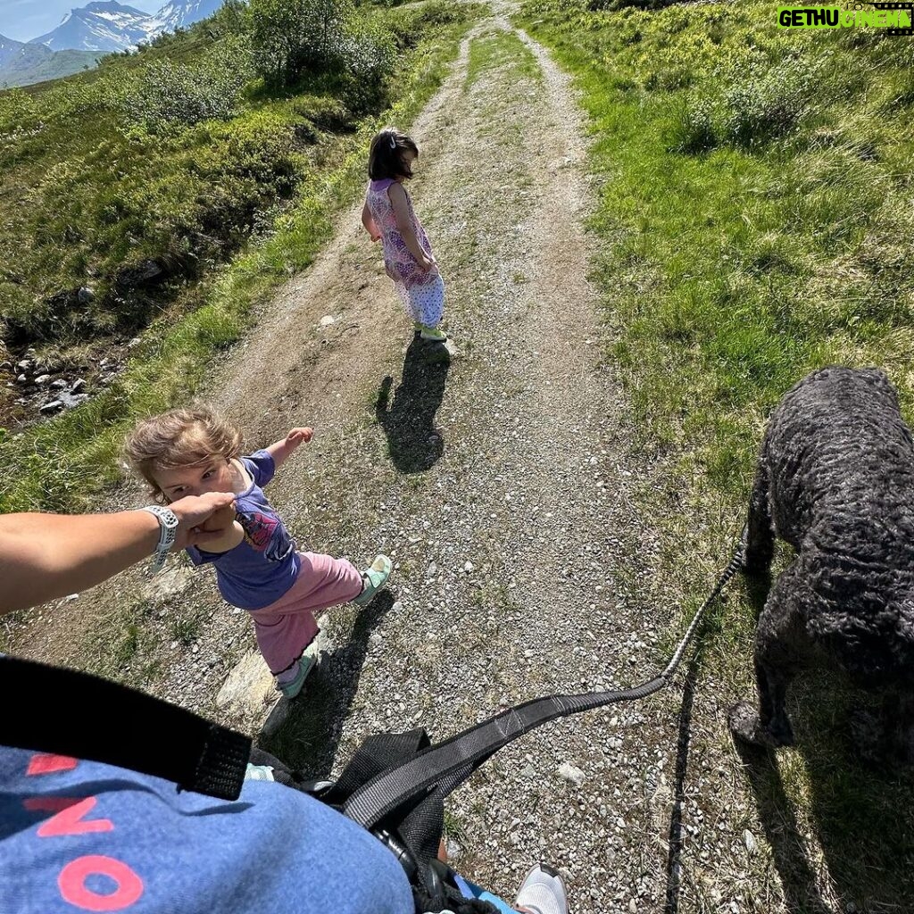 Emelie Forsberg Instagram - Dear June, thank you for the beautiful days ❤ We spent a lot of time outside, eating, gardening, hiking, playing and sleeping. I also got some really nice longer trainings- well needed as in 2 weeks I will run @eigerultratrail 55 km! ☺