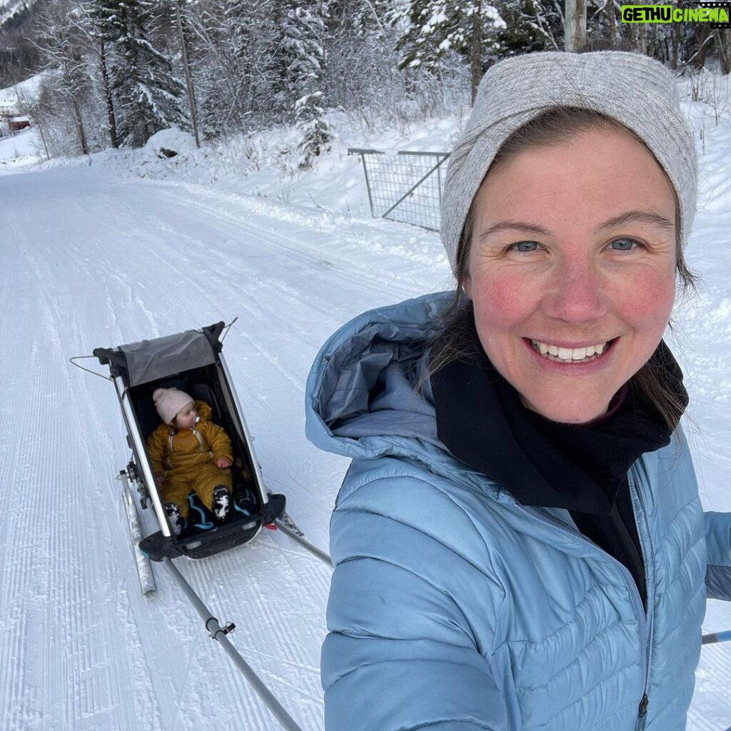 Emelie Forsberg Instagram - Looking back to some good weeks of training ❤️ Can't tell you how happy I am to choose to take an easier week, and don't need to due to the flu, the girls or any other reason. This winter has been inviting more to running, and it feels so good ( and different) to do some decent training in running shoes and not only on skis. 😳! I wish you a lovely weekend! ⌚️ @corosglobal Apex 2 pro!