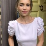 Emilia Clarke Instagram - 💥HOLY MOTHER OF MADDNESS MY BABY IS BORN TOOOODAYYYY!!!!!! @mayamotherofmadness 💥I will be talking about it allll on @livekellyandryan AAAAND @jimmyfallon later on tonight.. Also you’re only gonna see 1/3rd of this dress (there’s another one en route DONT you worry) and hair and makeup so it needed a moment in the (boiling hot) sun… thank you TEAM FROM HEAVEN for making me wish it was being seen in the streets of New York… @earlsimms2 @naokoscintu @petraflannery @chloebeeneystyling @miumiu @tiffanyandco 😍💃🥰❤️🤩🙏🏻🥳👏