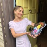 Emilia Clarke Instagram - 💥HOLY MOTHER OF MADDNESS MY BABY IS BORN TOOOODAYYYY!!!!!! @mayamotherofmadness 💥I will be talking about it allll on @livekellyandryan AAAAND @jimmyfallon later on tonight.. Also you’re only gonna see 1/3rd of this dress (there’s another one en route DONT you worry) and hair and makeup so it needed a moment in the (boiling hot) sun… thank you TEAM FROM HEAVEN for making me wish it was being seen in the streets of New York… @earlsimms2 @naokoscintu @petraflannery @chloebeeneystyling @miumiu @tiffanyandco 😍💃🥰❤️🤩🙏🏻🥳👏