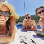 Emilia Clarke Instagram - Please. I beg of you. Take me back.…. 💃😎🌊☀️ #memoriesthatlastlongerthanthetan #vivaitalia #footballasideofcourse #🥺