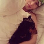 Emilia Clarke Instagram - The only thing this pup can’t do is make me breakfast in bed. #🐶 #❤️ #bringyourownpup #inmyheadthelittlespoon