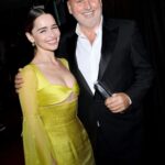 Emilia Clarke Instagram - BRITISH FASHION AWARDS BABBAAAAAAAAAAAA!! I had the supreme honour in giving the greatest living hairstylist @sammcknight1 the Isabella Blow award for being....well...a living LEGEND. And a bloody delightful human bean to boot. So huzzah. We also got to enjoy @littlesimz KILLING it on stage.. 😎😍 A mahussive thank you to the most perfect glam squad a gal could dream up... @earlsimms2 @lynseyalexander @petraflannery @chloebeeneystyling @schiaparelli @rebeccajadewilson_nails YASAAS!!! #britishfashionawards2019 #allthatwasmissingwas19layersofthermals #youcancallmebigbird #irealisetheironyhere #🐥 #🍾 #❤️
