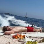 Emilia Clarke Instagram - 😎MAMMA MIA! ITALIA!! You will always have my heart, my summer, and my sea legs.. get the people you love, stick them on a boat and then by a pool, add Italian food and one too many bottles of prosecco and hey presto! You have peak relaxation. For full effects repeat once a year. #apparentlyiwasapirateinanotherlife #inowunderstandthetruebeautyofnaps #letsseehowmanyhoursmyrelaxationlastsinlondon…I’m