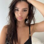Emily Ratajkowski Instagram - work from bed