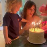 Emily Ratajkowski Instagram - ♊️💐🎉 grateful doesn’t even begin to describe it 🫶❣️