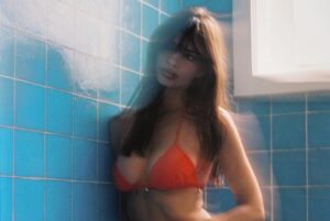 Emily Ratajkowski Instagram - @inamoratawoman x @mirrorpalais