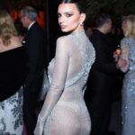 Emily Ratajkowski Instagram - 🫶