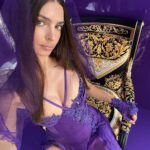 Emily Ratajkowski Instagram - VERSACE SS23 💫💜 @versace @donatella_versace #versacess23 #versacegrecagoddess
