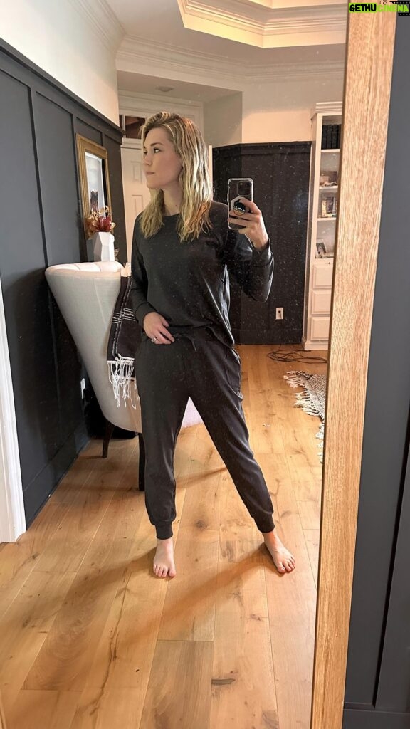 Emily Rose Instagram - I have loved lounging around in this jogger set! Truly so comfortable and cozy! The lovely people @cozyearth passed along a discount code for me to give to everyone! (DC: “EmilyRoseLA40”) so if you’re still looking for a Mother’s Day gift or just a gift for one of the ladies in your life, might I suggest one of their amazing products and with my discount you can’t go wrong! #sleepcozyearth #joggerset #comfycozy #cozy #CEpartners #workfromhome #momlife #perfectgift #oprahsfavoritethings #mothersdaygift #mothersday