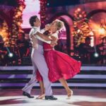 Emma Kimiläinen Instagram - Last week, our dance was a playful, elegant, and fast quickstep. Tomorrow, it's a cha cha cha that interprets relationship drama, passion, and independence. Can't wait! 😍 Even if it feels like election campaigning, I must remind you that we are not able to continue in this show and competition without your votes. So, if you'd like to see us dancing in the future too, the voting link can be found in my bio. We are grateful for all your support! 🩷 Viime viikolla tanssittiin vauhdikas, elegantti ja leikkisä quickstep, mutta huomenna pääsee parisuhdedraama, intohimo sekä itsenäistyminen cha cha chaahan tulkittuna valloilleen! Vaikka vähän vaalikampanjointifiilis tässä "muistakaa äänestää" -hengessä on, niin muistuttaisimme kuitenkin kauniisti, että katsojien äänet ratkaisevat. Joten jos haluatte nähdä meidät myös ensi viikolla, niin äänestyslinkki löytyy mun biosta. Voit myös äänestää meitä soittamalla numeroon 0700 79 005 tai lähettämällä tekstiviestin 5 numeroon 17225. Olemme äärimmäisen kiitollisia kaikesta tuesta! 🩷 @matti_puro @tanssiitahtienkanssa @mtv3suomi @mtvkatsomo 📷: @tamminenphotography ☀️: @tanbylotta 💇‍♀️: @butik.helsinki 💄: @sannipohjalainen #mtvttk #tanssiitähtienkanssa #ttk #dancingwiththestars #dwts