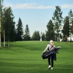 Emma Kimiläinen Instagram - BMW iX xDrive40, mun luotettava golf-kumppani. Vaikka aina ei mene golfit iloisesti, niin onpahan ainakin rentouttava ajomatka kotiin. 😍 PS. Tavaratilaan mahtuu golfbagin lisäksi ainakin myös sähkömaastopyörä... 🤭 Tämänkin yksilön pian myy mun pitkäaikainen ja luotettava yhteistyökumppani @hedinautomotivefinland / Bavaria Osaatko arvata mikä auto mulle mahtaa seuraavaksi tulla alle? 😎 Vinkki: @bmw.suomi & Bavaria linjalla jatketaan... 📷: @japeikonen #bavariafinland #bavaria #BMW #BMWsuomi #BMW #bmwix Tahko Golf Club