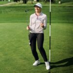 Emma Kimiläinen Instagram - BMW iX xDrive40, mun luotettava golf-kumppani. Vaikka aina ei mene golfit iloisesti, niin onpahan ainakin rentouttava ajomatka kotiin. 😍 PS. Tavaratilaan mahtuu golfbagin lisäksi ainakin myös sähkömaastopyörä... 🤭 Tämänkin yksilön pian myy mun pitkäaikainen ja luotettava yhteistyökumppani @hedinautomotivefinland / Bavaria Osaatko arvata mikä auto mulle mahtaa seuraavaksi tulla alle? 😎 Vinkki: @bmw.suomi & Bavaria linjalla jatketaan... 📷: @japeikonen #bavariafinland #bavaria #BMW #BMWsuomi #BMW #bmwix Tahko Golf Club
