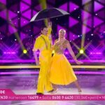 Emma Kimiläinen Instagram - Roosa nauha Tanssii tähtien kanssa Live 8. Quickstep- Alle Mun Sateenvarjon / Sinitaivas Tänään tanssittiin tärkeän asian puolesta kun Roosa nauha Tanssii tähtien kanssa keräsi lahjoituksia syöpäsäätiölle. Oli kunnia olla mukana antamassa oma panoksensa keräykselle. Muista, että voit vieläkin ryhtyä kuukausilahjoittajaksi tai tehdä kertalahjoituksen. Lisätiedot löydät Syöpäsäätiön verkkosivuilta.