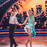 Emma Kimiläinen Instagram - Throwback to last Sunday and chacha. Tomorrow, it's time for a fierce tango! 😍 Huomenna tanssitaan tulista ja raivokasta tangoa. Pääsette keskelle hyvin ylikiehunutta parisuhderiitaa, jota lähdetään selvittelemään tangoa tanssien. Saas nähdä miten parisuhteen lopulta käy... Kappaleena upea Olavi Virran mustasukkaisuutta. Mikäli haluatte nähdä meiltä lisää tanssia ja tulkintaa, muistakaa äänestää, sillä ilman yleisön ääniä ei jatkoon pääse. 🫶 Meitä voi äänestää soittamalla 0700 79 005 tai lähettämällä tekstiviestin numeroon 17225. Voit myös äänestää netissä bion linkin kautta. We kindly appreciate all your support and votes because otherwise we cannot continue in the competition. The voting link can be found in my bio. 🙏 📷: @tamminenphotography ☀️: @tanbylotta 💄: @miia_ollula 💇‍♀️: @butik.helsinki #mtvttk #ttk #tanssiitähtienkanssa #dwts #dancingwiththestars #strictlycomedancing #scd #chacha