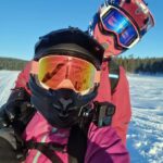 Emma Kimiläinen Instagram - Viikonloppuna on @kelekkamessut Rovaniemellä. Harmillisesti en itse pääse paikalle, koska pistän parketilla taas päät pyörälle sunnuntaina. Mutta hätä ei ole tämän näköinen, sillä onhan paikalla onneksi mun virallinen @lynx_snowmobiles stuntti @jonimaununen . Kuten huomaa, yhdennäköisyys on ilmiselvä. Paikalla on myös toinen näköissisko @annaleen4 ja perhe-edustuksen hoitaa parempi puolisko @samihyypia4 ❤️ Unfortunately, I'm not able to make it to the snowmobiling exhibition this weekend as I'm busy dancing, but no worries... @jonimaununen will be my official stunt, as he has successfully done it before. @annaleen4 and Joni can take turns stunting, and @samihyypia4 represents our family presence. 😄 Do you accept @lynx_snowmobiles ? #lynxsnowmobiles #wearelynx #kelekkamessut #kelekkahommia #snowmobiling #moottorikelkkailu @Lynxsnowmobiles Kelekkamessut